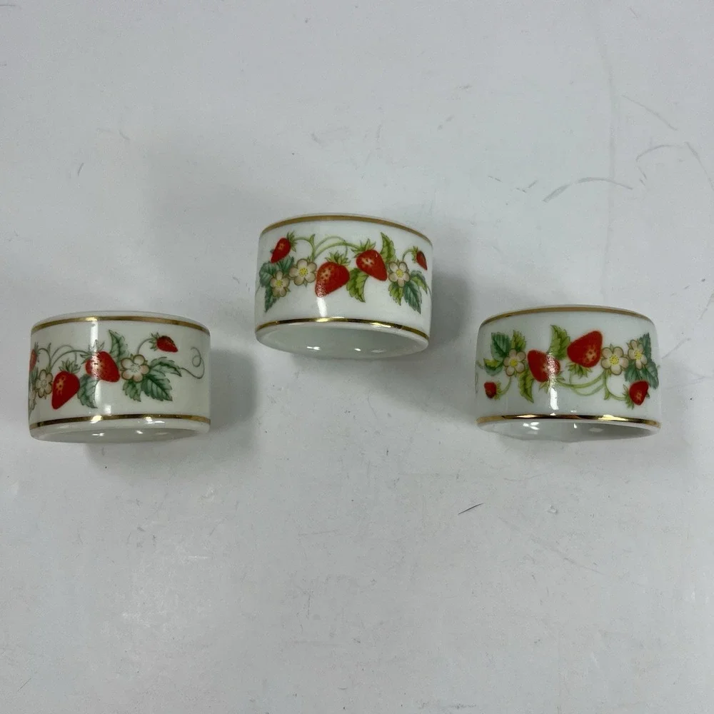 Avon Napkin Rings Set of 3 White Red Excellent Strawberry Vine Gold Trim